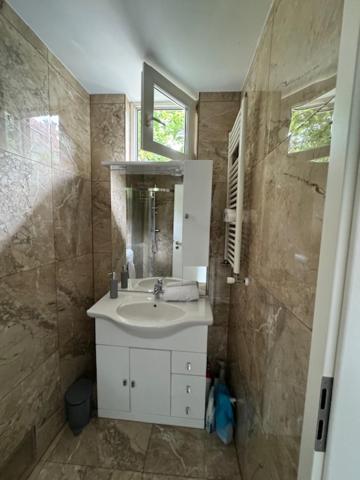 Appartement Cozy Flat Near Tivoli Park With Free Parking à Ljubljana Extérieur photo